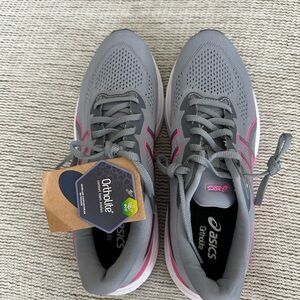 NEW ASICS Women's Athletic Shoes in Gray and Pink